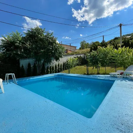 Villa Pool
