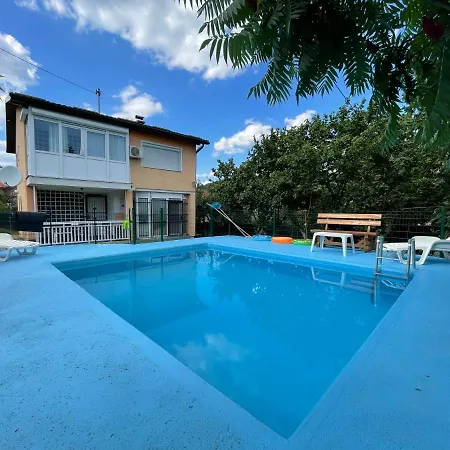 Villa Pool